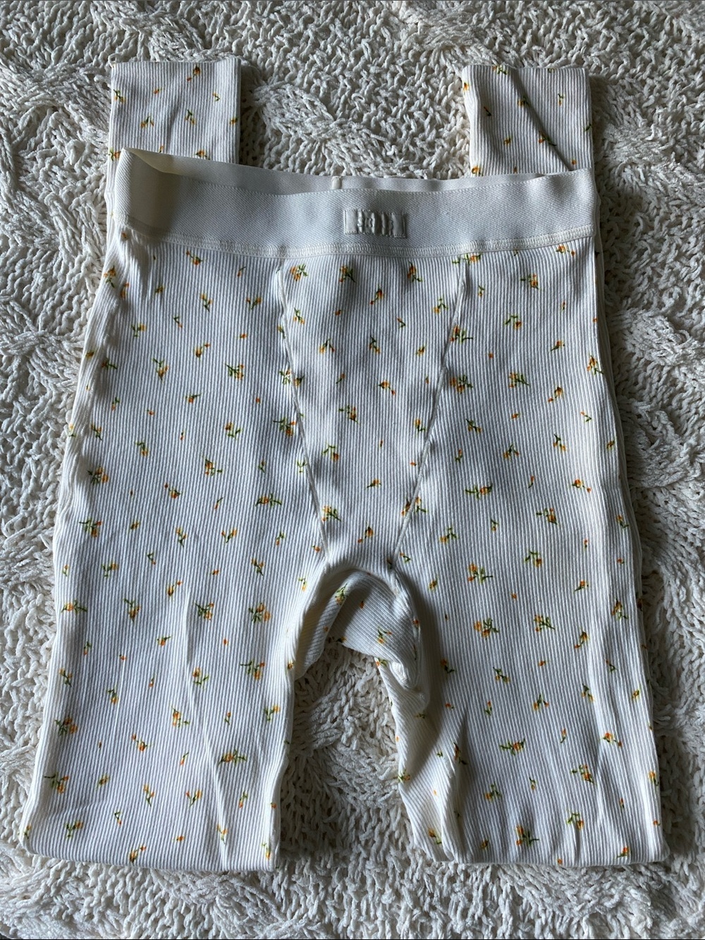 Skims Marigold rosebud leggings